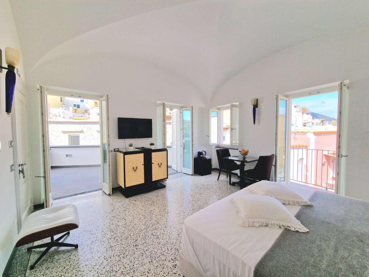 Roccobarocco Boutique Sant'Angelo (Isola d'Ischia)